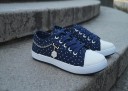 Damesneakers med polkaprikker og vedhæng J1180 2