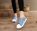 Damesneakers med polkaprikker og vedhæng J1180 6