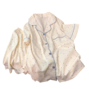 Damespyjama met stippen Witte blouse met knopen en kraag en een zakje op de borst en shorts van zacht polyester Elegante zomer set 4