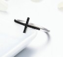 Damesring met kruis D1688 3