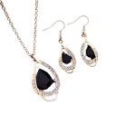 Damesset van ketting en oorbellen met sierstenen V189 1