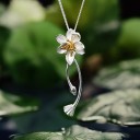 Damevedhæng med blomst J189 4