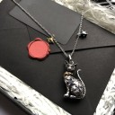 Damhalsband med en katt 2