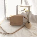 Damsk liten crossbody-väska med klaff Flera inre avdelningar Justerbar rem med spänne Slät PU-läder och polyester 19 x 14 x 5 cm 3