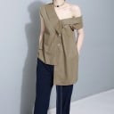 Dámská asymetrická halenka bez rukávů s odhaleným ramenem Široký límec Vázání v pase Zapínání na knoflíky Nepravidelný lem Polyester a bavlna 4