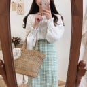 Dámska biela bavlnená blúzka s dlhým voľným rukávom Vertikálne čipkové pruhy a dierkovaná výšivka Nabierané manžety s volánom 3