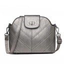 Dámská crossbody kabelka 21 x 18 x 10 cm z umělé kůže Prošívaný vzor do V Klopa s otočným zámkem Nastavitelný popruh přes rameno 3