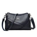 Dámska crossbody kabelka na zips s diagonálnymi panelmi na prednej strane Odepínací popruh cez rameno aj cez telo 28 x 11 x 18 cm 7