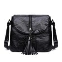 Dámská crossbody kabelka přes rameno se střapcem Malá kabelka z umělé kůže s klopou a zipem Měkký vrásčitý povrch 24 x 22 x 6 cm 1