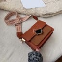 Dámská crossbody kabelka s klopou a ozdobnou čtvercovou sponou Široký nastavitelný popruh se vzorem PU kůže a polyester 19,5 x 15,5 x 8,5 cm 3