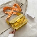 Dámska crossbody kabelka s masívnym reťazcom a širokým popruhom s potlačou kvetín Štruktúrovaný povrch PU kože 20 x 15 x 8 cm 5