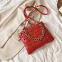 Dámska crossbody kabelka s preplétaným vzorom 27 x 20 x 4 cm Z umelej PU kože Masívny reťaz vo zlatej farbe Dlhý popruh cez rameno 2