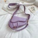 Dámska crossbody kabelka sedlového tvaru Široký textilný a pletený popruh Ozdobný preplétaný lem PU kože a polyester 17 x 15 x 6 cm 4