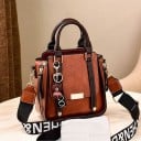 Dámska crossbody kabelka so 2 uchami Široký popruh s nápismi Kontrastné prešívanie Kovový štítok PU koža a polyester 21 x 21 x 11 cm 3