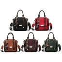 Dámska crossbody kabelka so 2 uchami Široký popruh s nápismi Kontrastné prešívanie Kovový štítok PU koža a polyester 21 x 21 x 11 cm 6