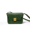 Dámska crossbody kabelka z pravej kože s klopou Vzor plazí kože Zlatá ozdobná spona Pevný tvar 20,5 x 15 x 7 cm Popruh cez rameno 3