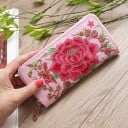 Dámska dlhá peňaženka s farebnou výšivkou veľkého kvetu a kvitnúcich vetvičiek Zatváranie na zips Rozmery 19 x 9,5 x 2 cm 4