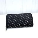 Dámská dlouhá peněženka na zip zdobená kovovými cvočky Kombinace pyramidových a kulatých cvočků Umělá kůže a polyester 19 x 10 x 2 cm 1