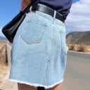 Dámská džínová minisukně s trháním Vysoký pas Áčkový střih Roztřepený spodní lem Přední i zadní kapsy Poutka na opasek Bavlna a polyester 4