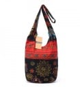 Dámska etno kabelka cez rameno v tvare vaku Bavlna a polyester Pestré etnické vzory Rozmery 36 x 34 cm Na každý deň aj na výlety 2