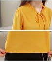 Dámská halenka s květinovým vzorem na rukávech Volánkový límec s vázáním u krku Dlouhý rukáv s nabíranou manžetou Polyester a acetát 9