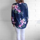 Dámska halenka s rastlinným potlačom a výstrihom do V Dlhé rukávy s možnosťou ohrnutia Zaoblený lem Polyester K nohaviciam s vysokým pásom 9