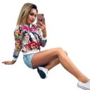 Dámska jarná bunda s komiksovým potlačou Bomber so stojáčikom a zipsom Krátky strih do pása Biely podklad s pestrými motívmi Polyester 4