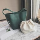 Dámska kabelka cez rameno z PU kože Viedrový tvar Široké ucho Ozdobný kovový reťaz na boku Rozmery 28 x 20 x 17 cm Do práce aj do mesta 3