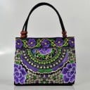 Dámská kabelka do ruky 31 x 23 x 10,5 cm Barevná květinová výšivka Etnický styl Dvě oblá ucha s korálky Obdélníkový tvar 2