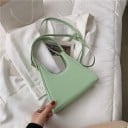 Dámska kabelka pod paži z umelej kože Lichobežníkový tvar Krátke ucho a dlhý popruh cez rameno Hladký povrch 21 x 12 x 7 cm 4