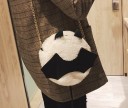 Dámská kabelka přes rameno 19 x 19 x 8 cm ve tvaru ďábla s rohy a netopýřími křídly Kulatá chlupatá crossbody kabelka s ocáskem a řetízkem 2