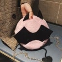 Dámská kabelka přes rameno 19 x 19 x 8 cm ve tvaru ďábla s rohy a netopýřími křídly Kulatá chlupatá crossbody kabelka s ocáskem a řetízkem 3