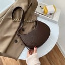 Dámská kabelka přes rameno ve tvaru půlměsíce Reliéfní vzor krokodýlí kůže Popruh se zlatým řetězem Nošení pod paží 24 x 16 x 6,5 cm 4