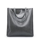 Dámska kabelka shopper cez rameno z pravej kože s lesklým povrchom Vysoký tvar so 2 dlhými ušami Priestranný vnútorný priestor 32 x 36 x 6 5