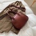 Dámská kabelka z umělé kůže do ruky i přes rameno Zaoblený tvar Krátká ucha Dlouhý ramenní popruh Zapínání na zip 25 x 21 x 8 cm 4