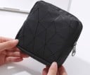 Dámská kosmetická taška s geometrickým vzorem trojúhelníků Taštička z PU kůže na zip pro líčidla a drogerii do kabelky i na cesty 8