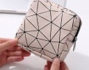 Dámská kosmetická taška s geometrickým vzorem trojúhelníků Taštička z PU kůže na zip pro líčidla a drogerii do kabelky i na cesty 11
