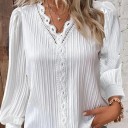 Dámská krajková prošívaná halenka s výstřihem do V Lehká elegantní košile s dlouhým rukávem Jemné detaily Ideální pro společenské chvíle 3