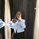 Dámská krátká bunda s tvídovým vzhledem Světle modrá s jemným kostkovaným vzorem Límec a stříbrné knoflíky Dlouhé rukávy Polyester 6