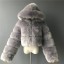 Damska kurtka zimowa ze sztucznego futra P1481 7