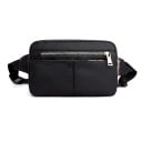 Dámská ledvinka z polyesteru a nylonu Několik oddílů na zip Přední kapsa na zip Popruh s plastovou sponou 23 x 10 x 14 cm 1