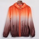 Dámská lehká bunda s kapucí na jaro a podzim Barevný přechod ombré Zapínání na zip Dvě kapsy na zip Pružné manžety a lem Polyester 12