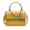 Dámska malá kabelka do ruky aj cez rameno s klopou a horným uchom Ozdobný strieborný reťazec s guľatým príveskom PU koža 21 x 16 x 8 cm 5