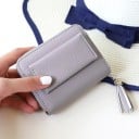 Dámská malá peněženka na zip se střapcem Přední kapsa s klopou Peněženka z PU kůže se zrnitým povrchem Rozměry 10,5 x 8,5 x 2 cm 5