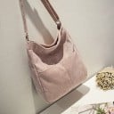 Dámska manšestrová kabelka cez rameno 31 x 40 x 11 cm Taška s dlhým popruhom Dve predné vrecká Zapínanie na patent Manšestr a polyester 3
