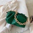 Dámská měkká kabelka s masivním zlatým řetězem Řasený tvar připomínající polštářek Kabelka do ruky 28 x 14 x 10 cm PU kůže a polyester 7