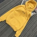 Dámská mikina s kapucí a klokaní kapsou Drobný nápis na hrudi Polyester a bavlna Stahovací šňůrka Žebrované manžety a lem Dlouhý rukáv 3