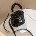 Dámská mini kabelka ve tvaru válce Lakovaná umělá kůže s krokodýlím vzorem Řasené ucho Dlouhý popruh přes rameno 17 x 11 x 13 cm 5