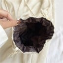 Dámská mini kabelka ze slámy s velkou kopretinou Stahovací vak se šňůrkami zakončenými střapci Pletený povrch Rozměry 14 x 15 x 5,5 cm 4