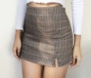 Dámská mini sukně s rozparkem vpředu Přiléhavý střih Hnědý vzor kohoutí stopa s červenými a tmavě modrými linkami Polyester 1